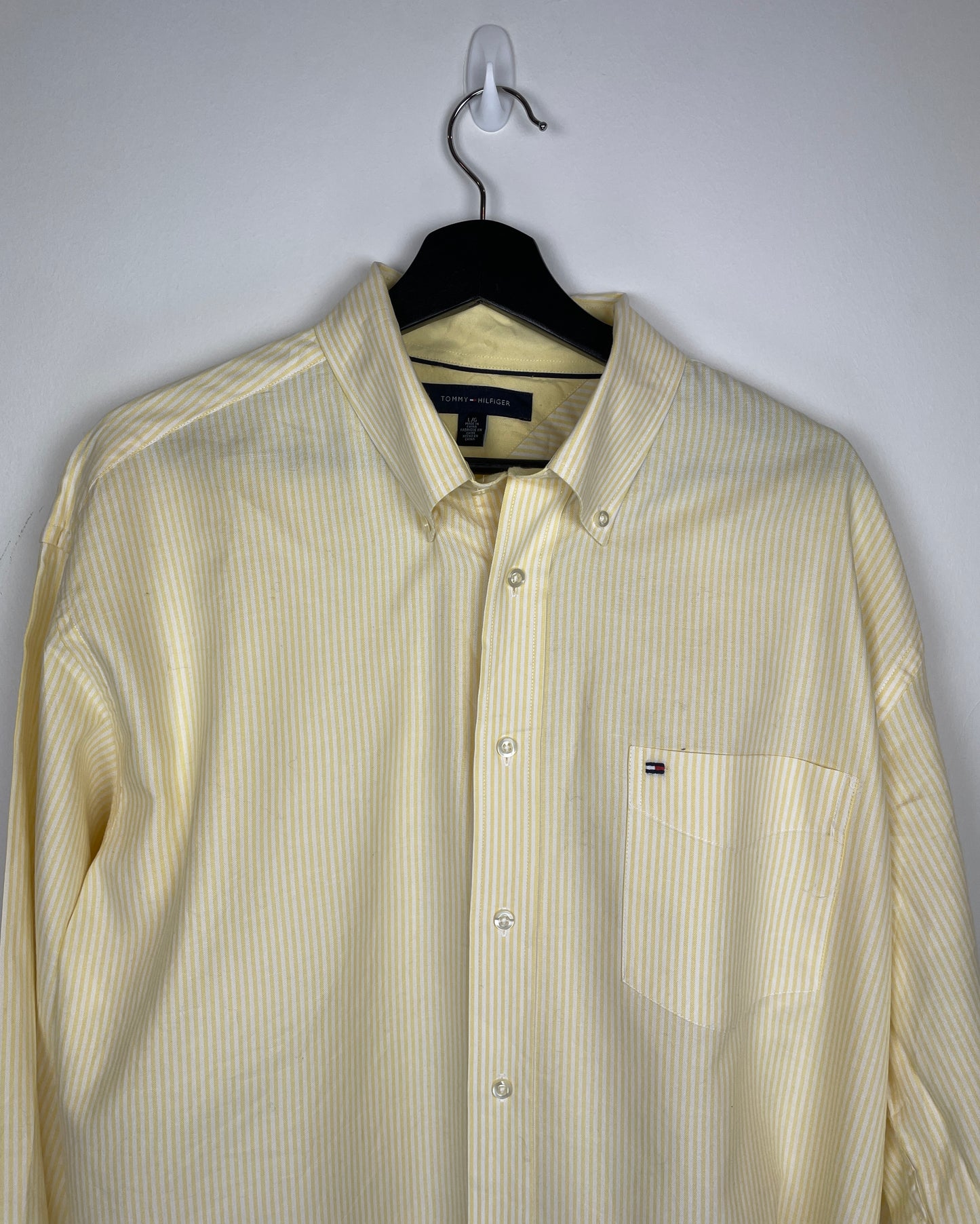 TOMMY HILFIGER BUTTON UP (L)